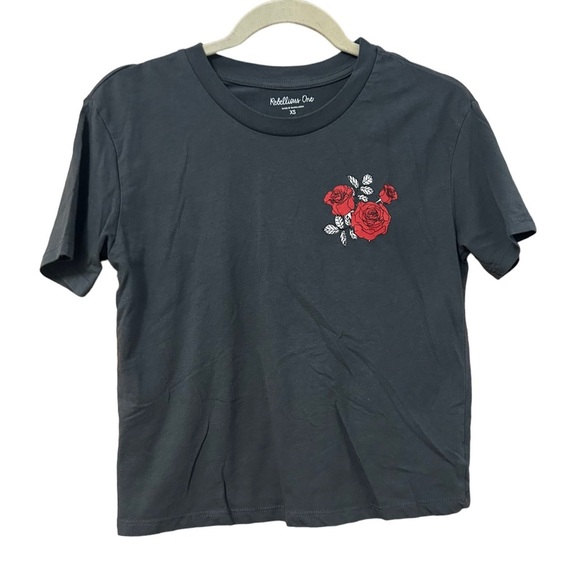 REBELLIOUS ONE ROSE GRAPHIC TEE - Picture 3 of 6
